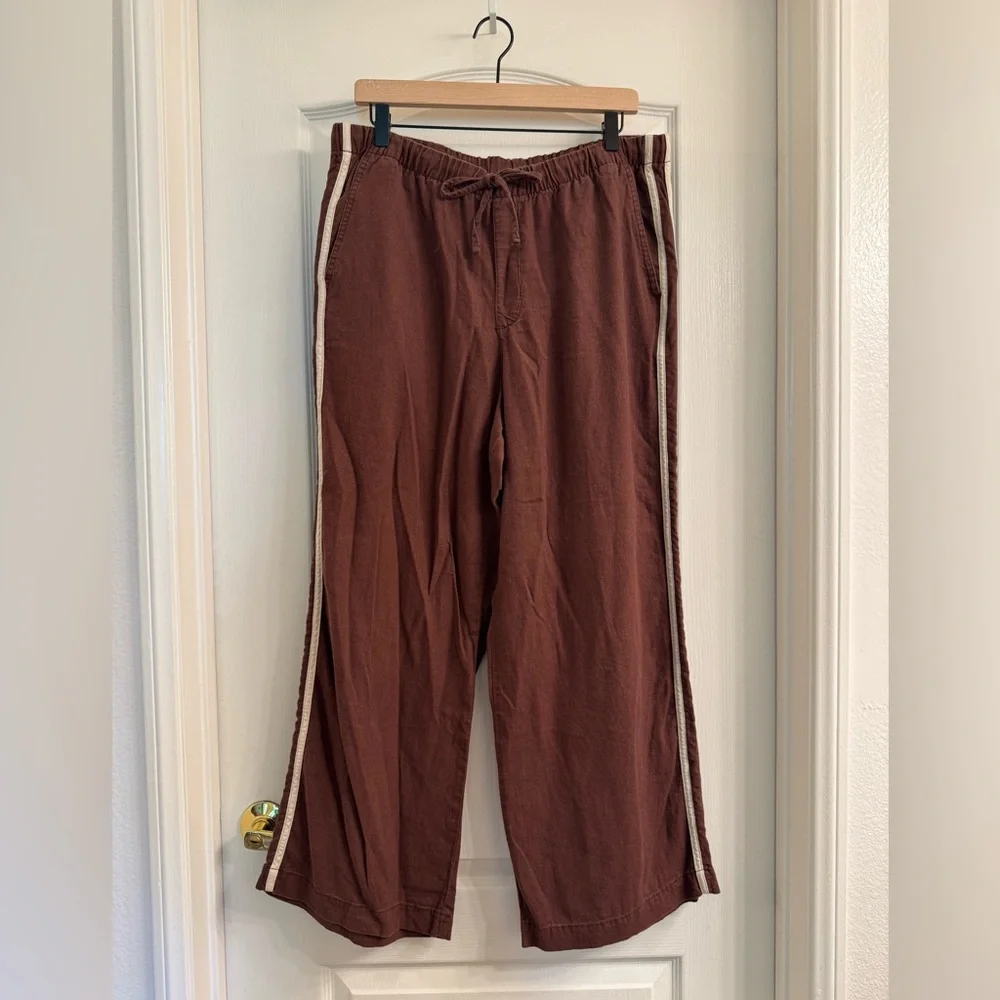 GAP Pull-on Wide Leg Pants with Cream Side Stripes - Picture 1 of 10